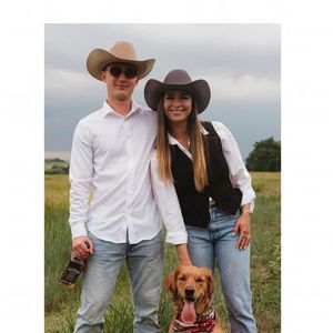 Meet your Posher, Carly